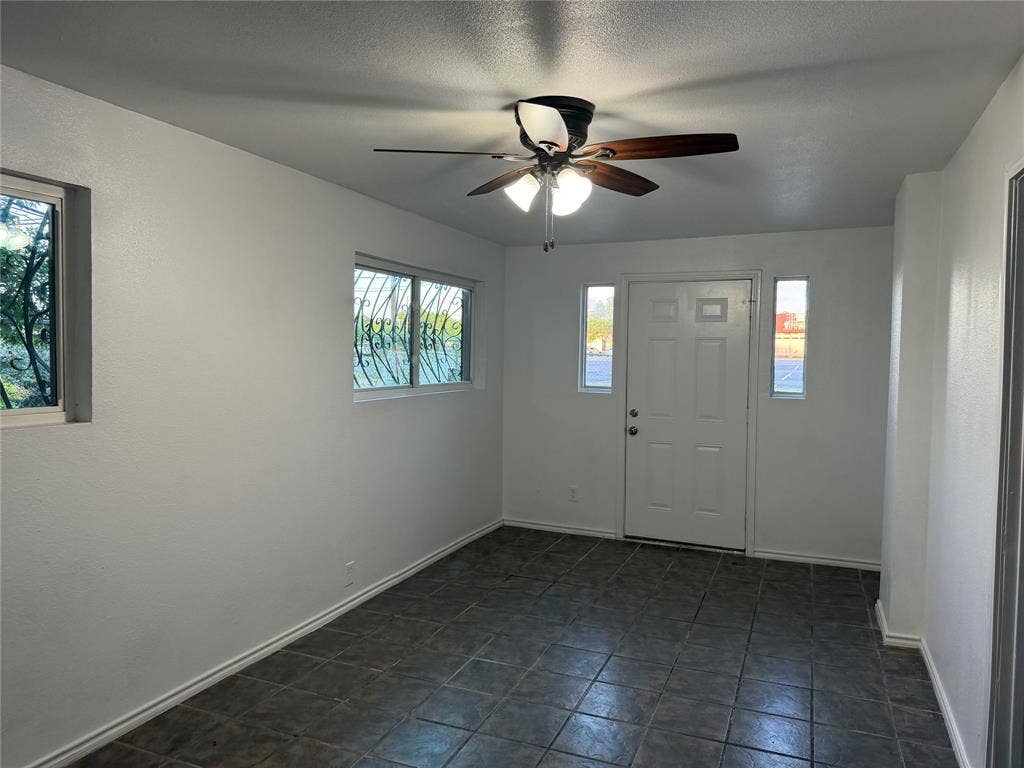 1060 Gardner Road, Austin, TX 78721 1060 Gardner Road, Austin, TX 78721