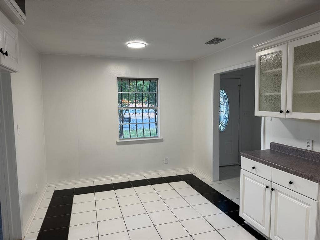 1060 Gardner Road, Austin, TX 78721 1060 Gardner Road, Austin, TX 78721