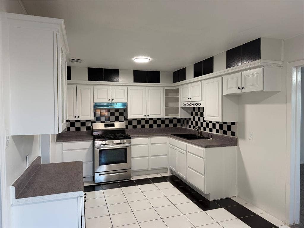1060 Gardner Road, Austin, TX 78721 1060 Gardner Road, Austin, TX 78721