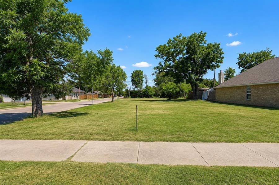 Property photo for 1101 Bessie Street, Fort Worth, TX