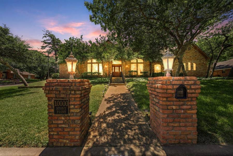 Property photo for 10000 Stony Point Drive, Woodway, TX