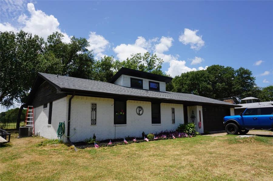 Property photo for 10808 Jeanell Drive, Kemp, TX