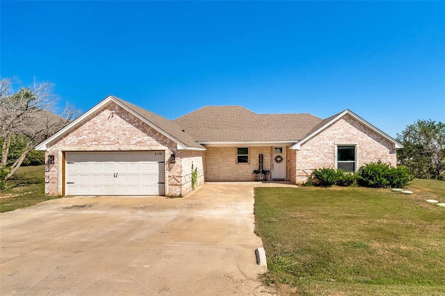 Property photo for 2128 Christine Drive, Granbury, TX