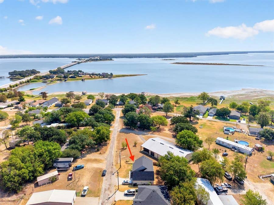 Property photo for 1007 Rebekah Drive, Seven Points, TX