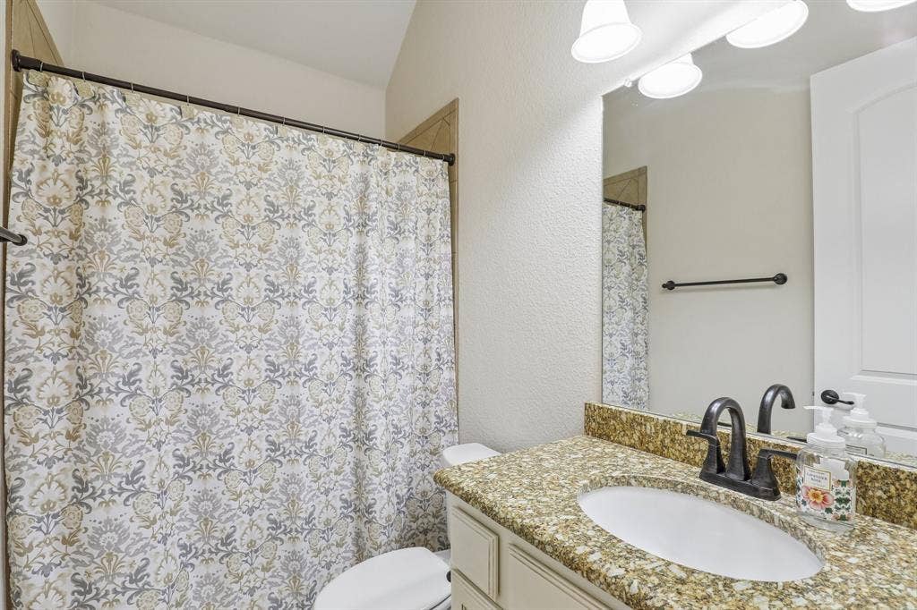 2810 Fossil Creek Drive, Midlothian, TX 76065 2810 Fossil Creek Drive, Midlothian, TX 76065