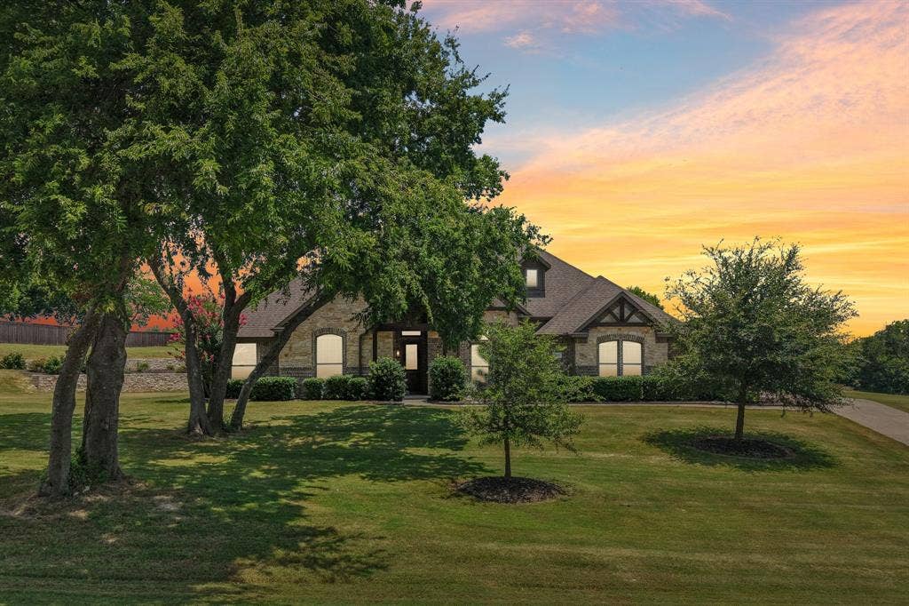 2810 Fossil Creek Drive, Midlothian, TX 76065 2810 Fossil Creek Drive, Midlothian, TX 76065