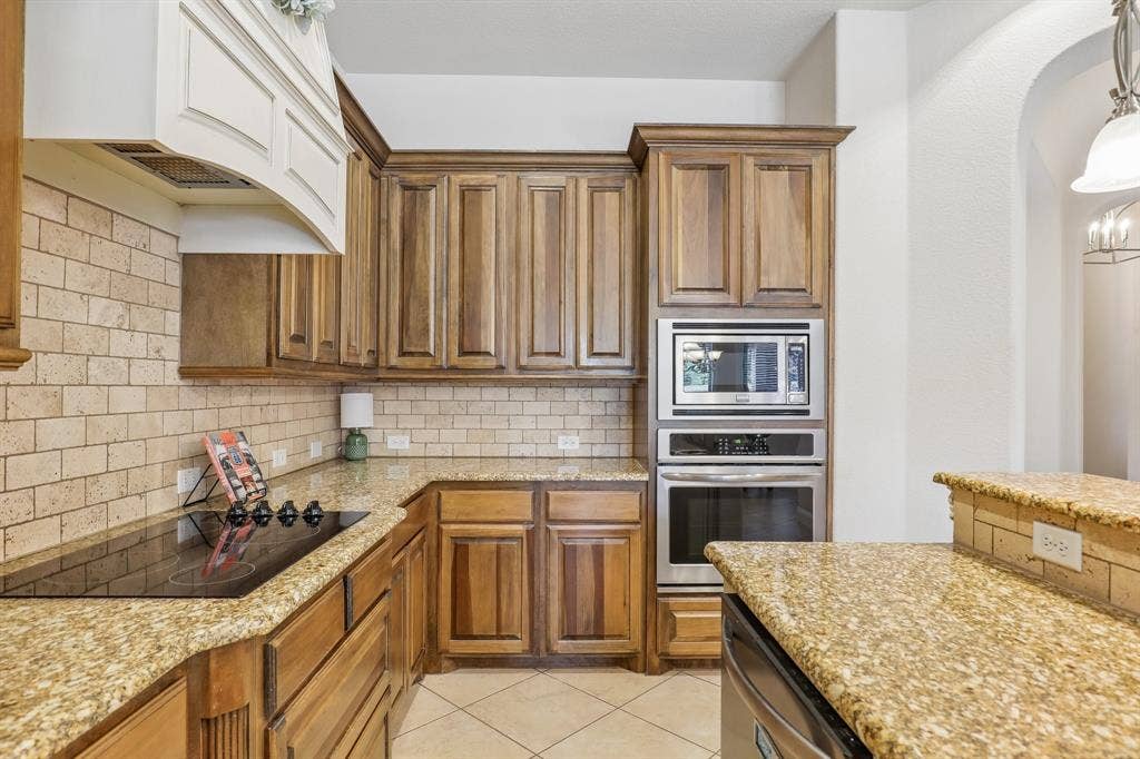 2810 Fossil Creek Drive, Midlothian, TX 76065 2810 Fossil Creek Drive, Midlothian, TX 76065