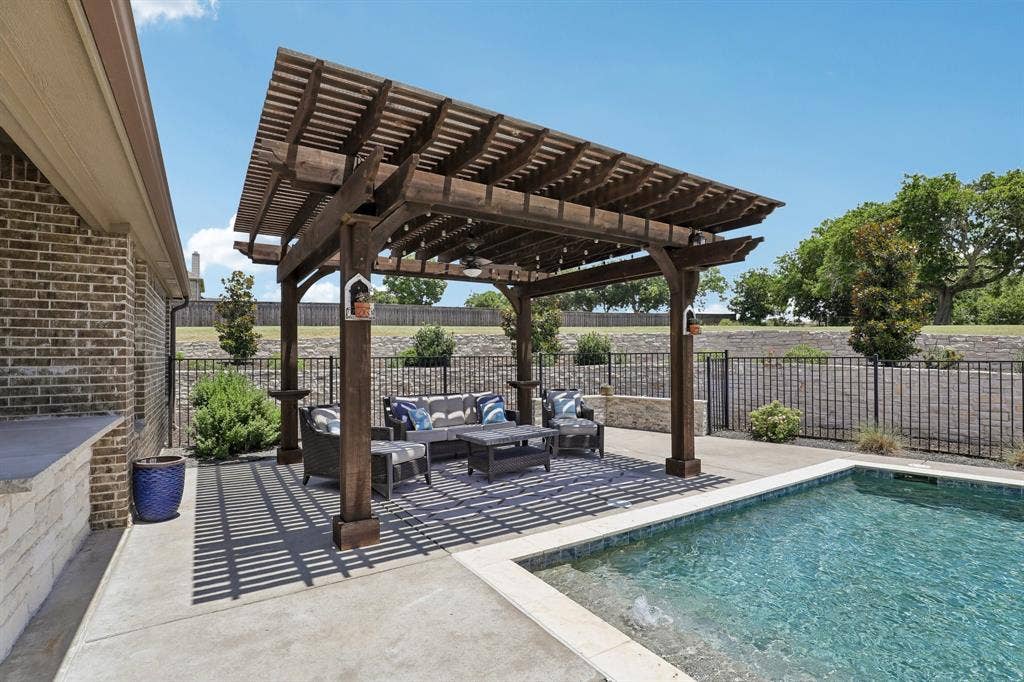 2810 Fossil Creek Drive, Midlothian, TX 76065 2810 Fossil Creek Drive, Midlothian, TX 76065