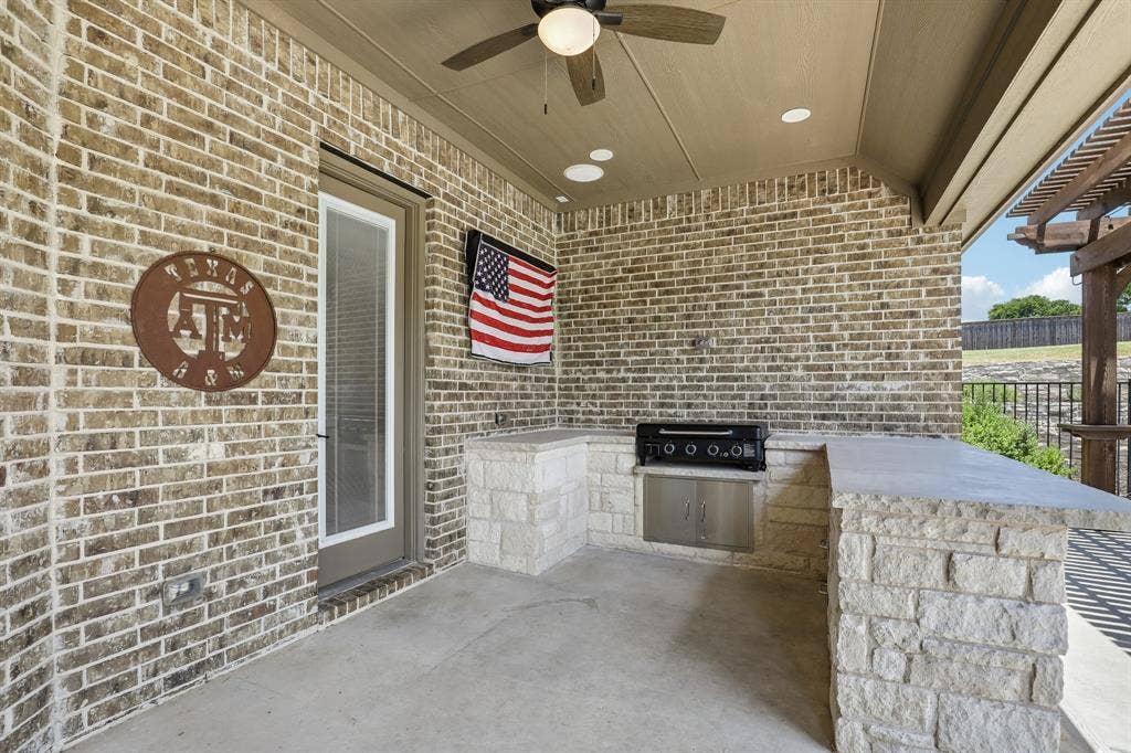 2810 Fossil Creek Drive, Midlothian, TX 76065 2810 Fossil Creek Drive, Midlothian, TX 76065