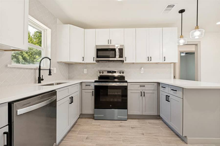 Property photo for 414 Dawson Circle, Grand Prairie, TX