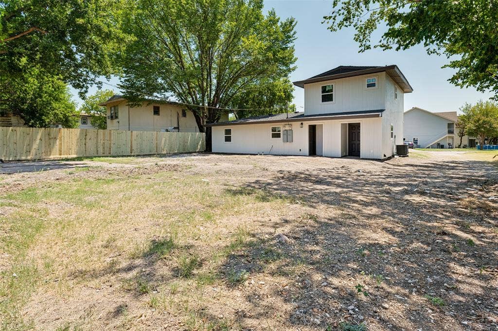 414 Dawson Circle, Grand Prairie, TX 75051 huge backyard new fence