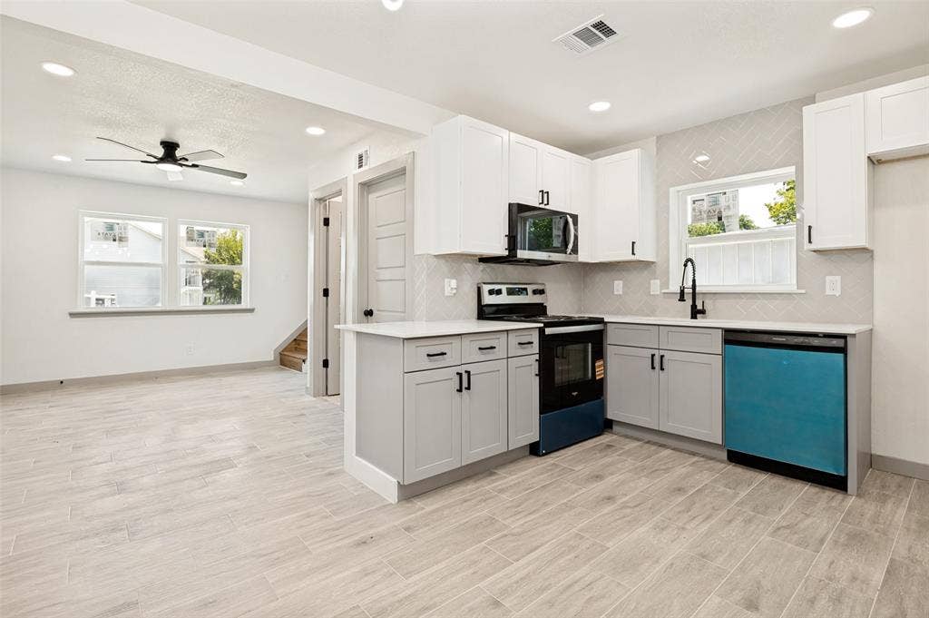 414 Dawson Circle, Grand Prairie, TX 75051 416 kitchen