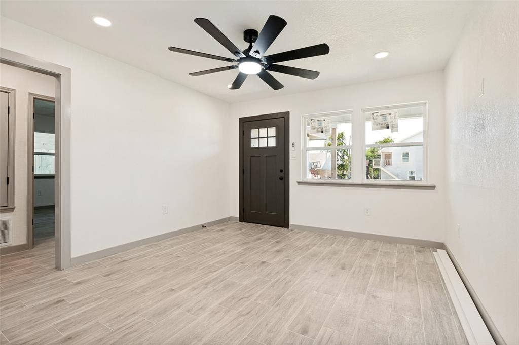 414 Dawson Circle, Grand Prairie, TX 75051 414 living room