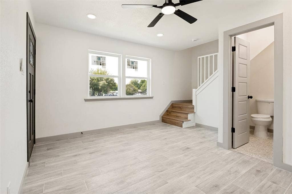 414 Dawson Circle, Grand Prairie, TX 75051 416 living room with half bath room