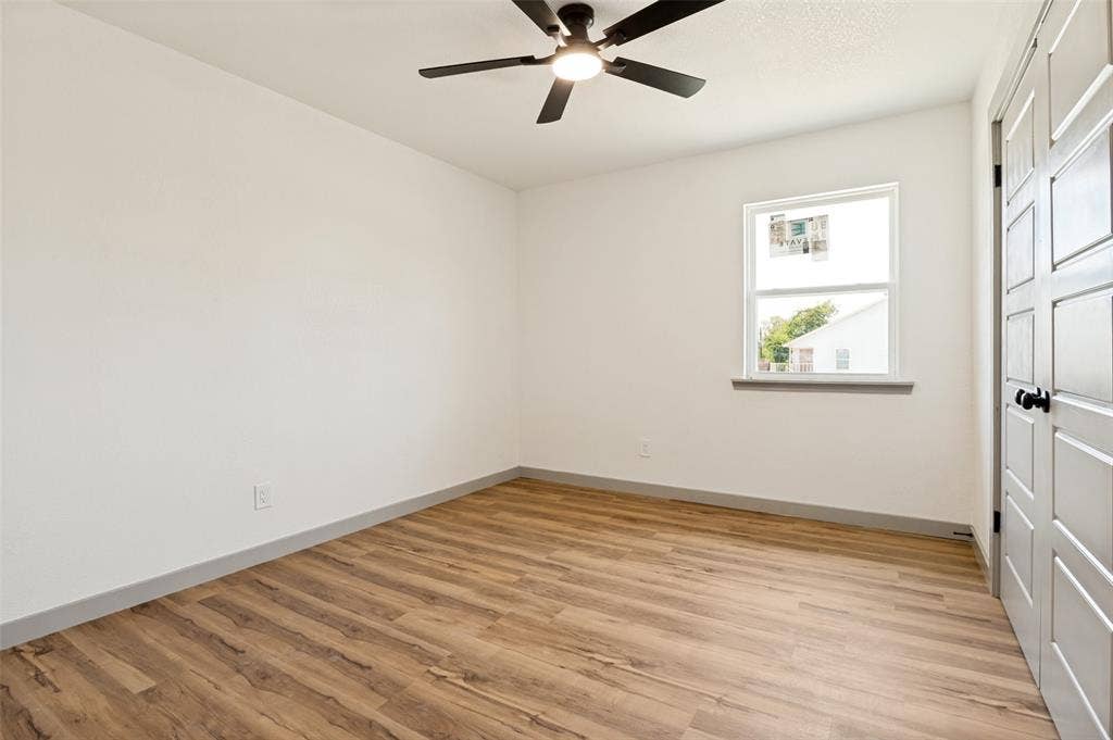 414 Dawson Circle, Grand Prairie, TX 75051 416 first bedroom
