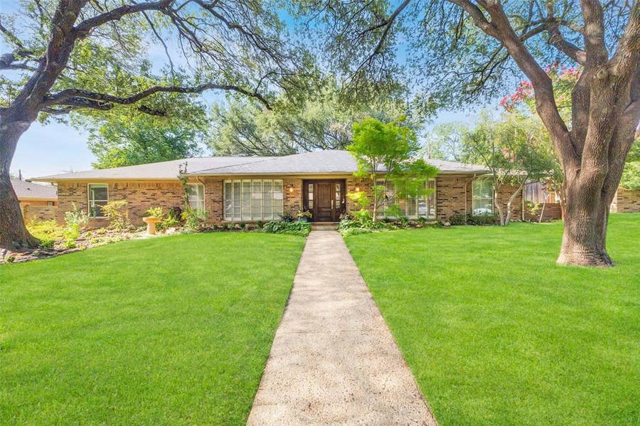Property photo for 4253 Royal Ridge Drive, Dallas, TX