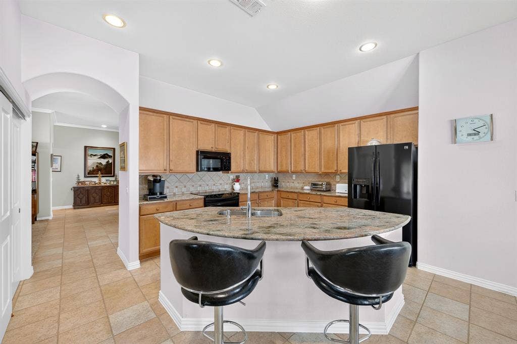 9905 Cypress Street, Denton, TX 76207 9905 Cypress Street, Denton, TX 76207