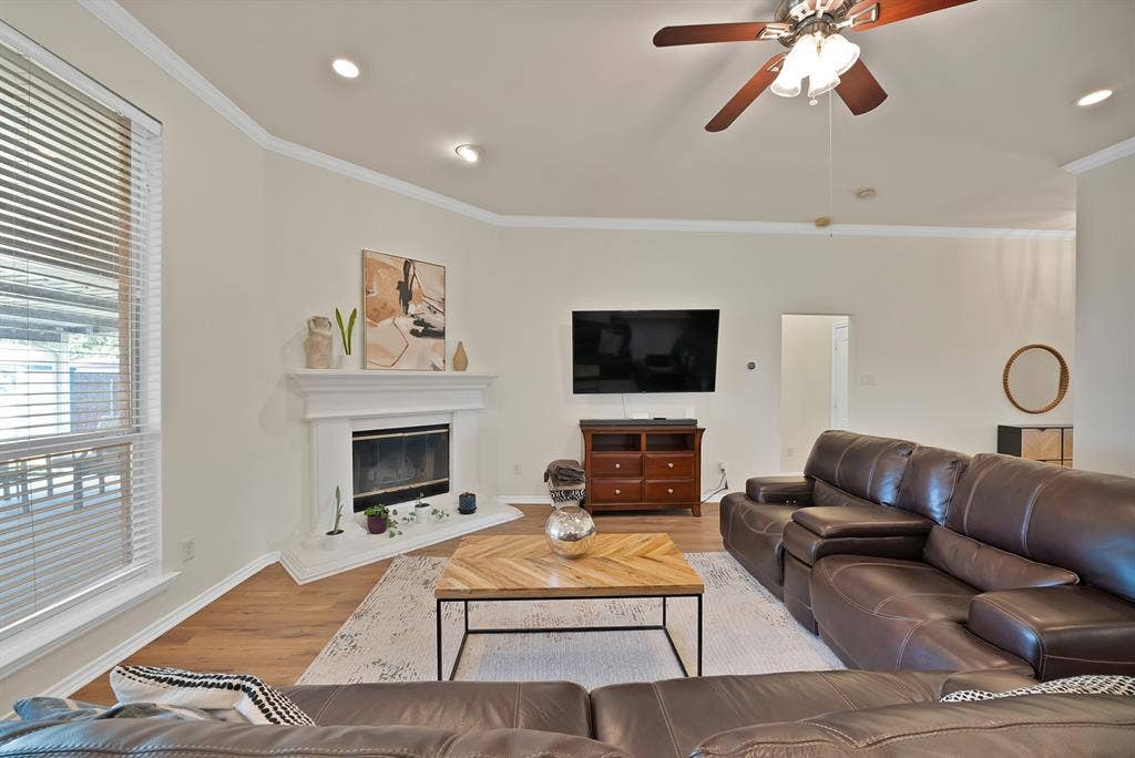 4677 Vespesian Lane, Grand Prairie, TX 75052 4677 Vespesian Lane, Grand Prairie, TX 75052