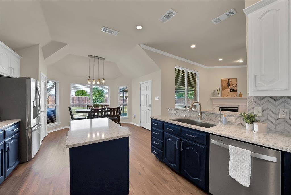 4677 Vespesian Lane, Grand Prairie, TX 75052 4677 Vespesian Lane, Grand Prairie, TX 75052