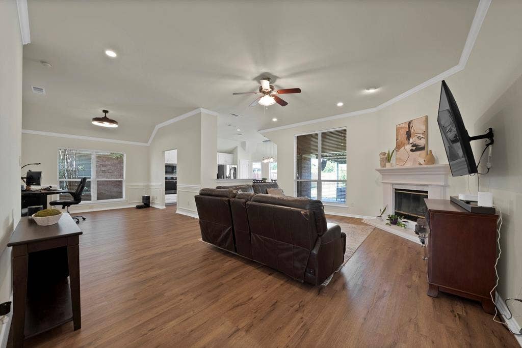4677 Vespesian Lane, Grand Prairie, TX 75052 4677 Vespesian Lane, Grand Prairie, TX 75052