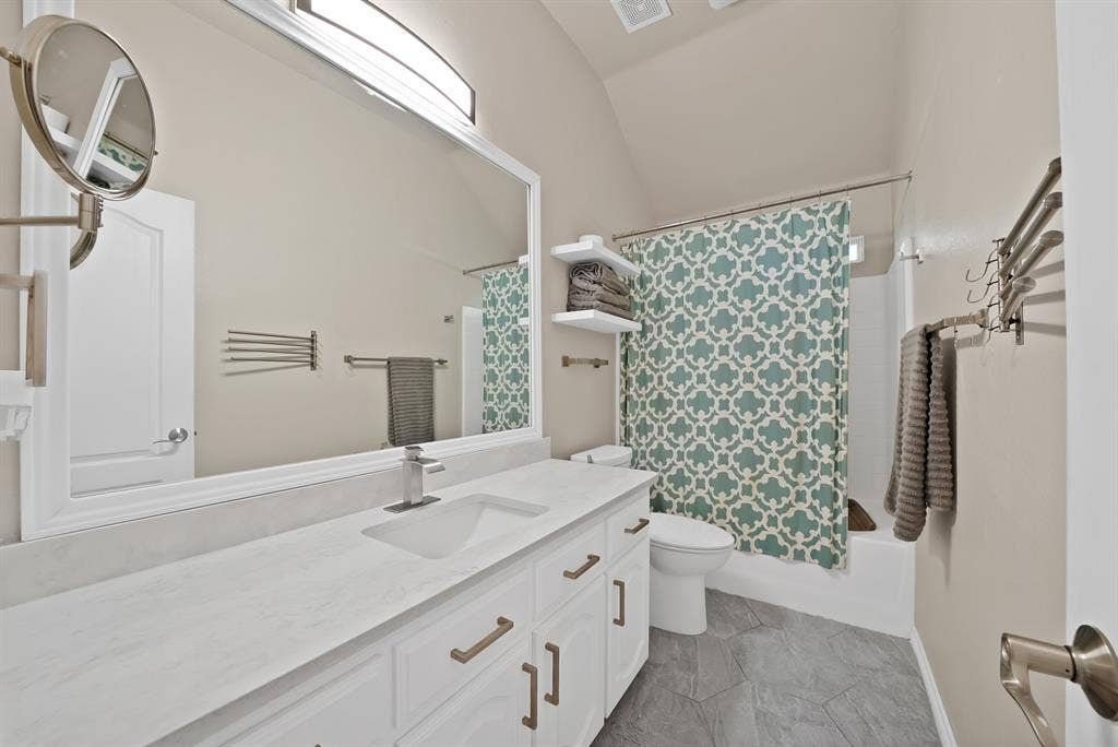 4677 Vespesian Lane, Grand Prairie, TX 75052 4677 Vespesian Lane, Grand Prairie, TX 75052