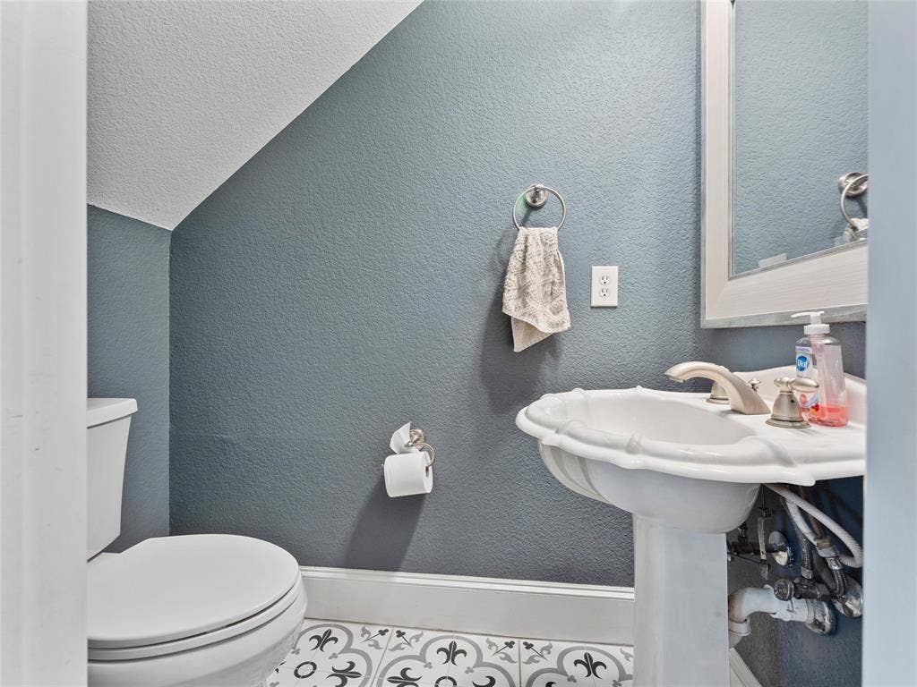 4020 Zachs Court, Midlothian, TX 76065 4020 Zachs Court, Midlothian, TX 76065