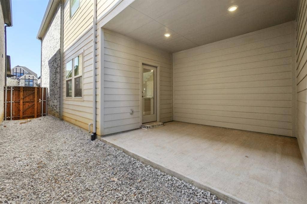 2736 Teton Street, Corinth, TX 76210 Photo is not of the actual home, but is an inspirational photo of builder’s model home and may depict options, furnishings, and/or decorator features that are not included.