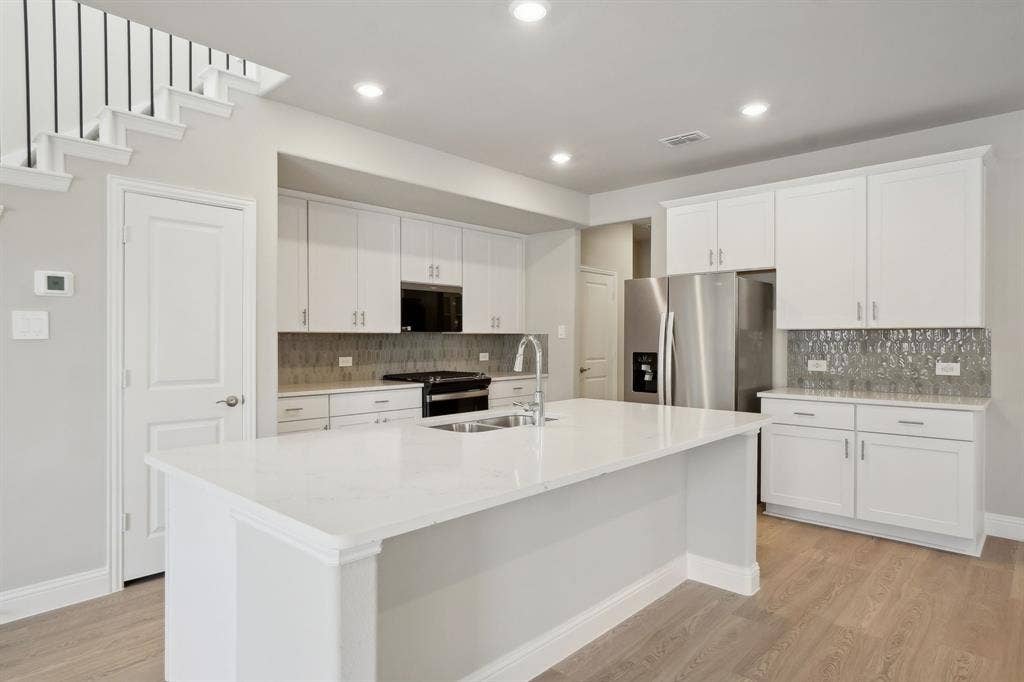 2736 Teton Street, Corinth, TX 76210 Photo is not of the actual home, but is an inspirational photo of builder’s model home and may depict options, furnishings, and/or decorator features that are not included.