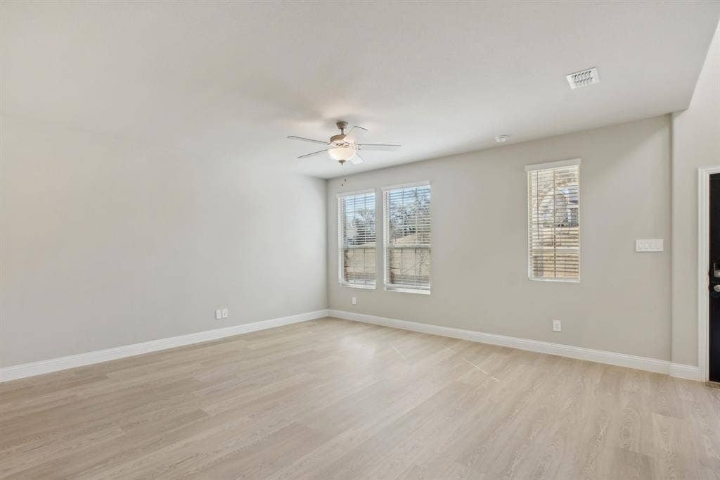 2736 Teton Street, Corinth, TX 76210 Photo is not of the actual home, but is an inspirational photo of builder’s model home and may depict options, furnishings, and/or decorator features that are not included.