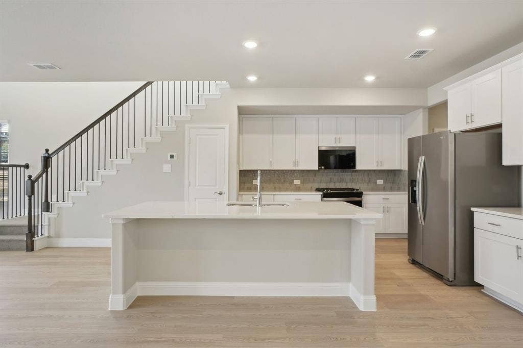 2736 Teton Street, Corinth, TX 76210 Photo is not of the actual home, but is an inspirational photo of builder’s model home and may depict options, furnishings, and/or decorator features that are not included.