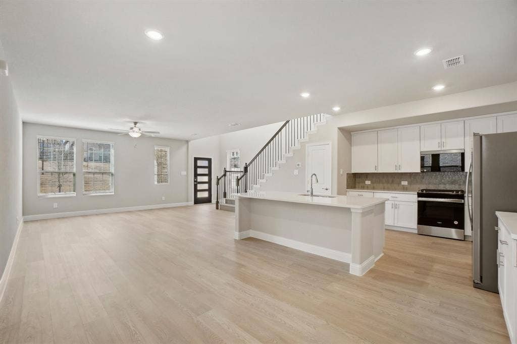 2736 Teton Street, Corinth, TX 76210 Photo is not of the actual home, but is an inspirational photo of builder’s model home and may depict options, furnishings, and/or decorator features that are not included.