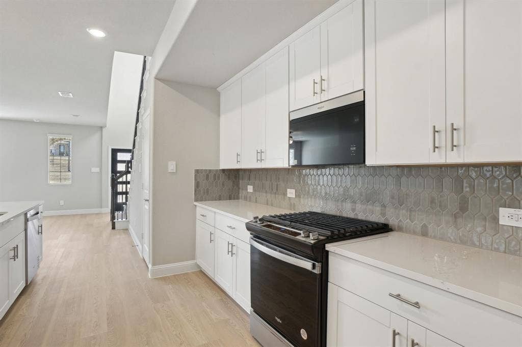 2736 Teton Street, Corinth, TX 76210 Photo is not of the actual home, but is an inspirational photo of builder’s model home and may depict options, furnishings, and/or decorator features that are not included.