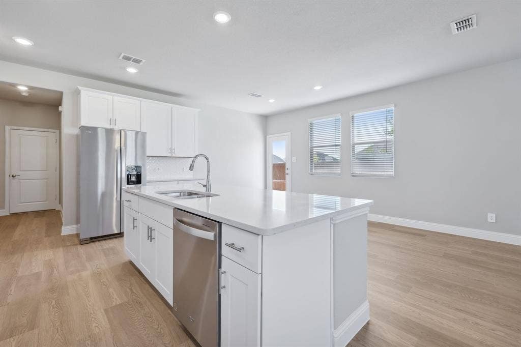 2732 Teton Street, Corinth, TX 76210 Photo is not of the actual home, but is an inspirational photo of builder’s model home and may depict options, furnishings, and/or decorator features that are not included.