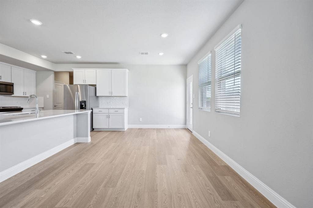 2732 Teton Street, Corinth, TX 76210 Photo is not of the actual home, but is an inspirational photo of builder’s model home and may depict options, furnishings, and/or decorator features that are not included.