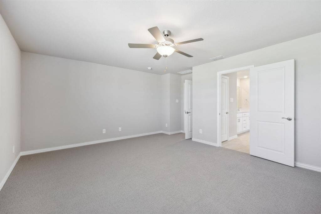 2732 Teton Street, Corinth, TX 76210 Photo is not of the actual home, but is an inspirational photo of builder’s model home and may depict options, furnishings, and/or decorator features that are not included.