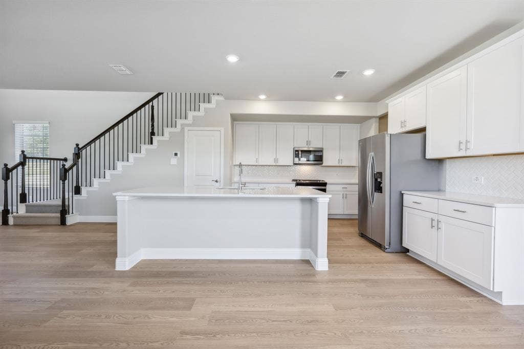 2732 Teton Street, Corinth, TX 76210 Photo is not of the actual home, but is an inspirational photo of builder’s model home and may depict options, furnishings, and/or decorator features that are not included.