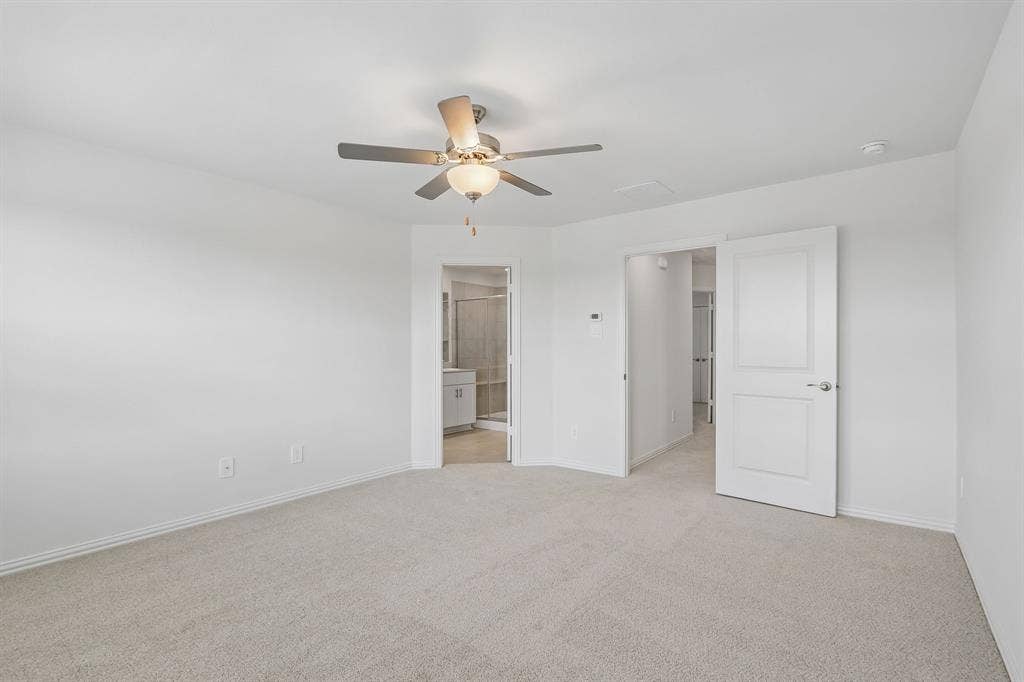2724 Teton Street, Corinth, TX 76210 Photo is not of the actual home, but is an inspirational photo of builder’s model home and may depict options, furnishings, and/or decorator features that are not included.