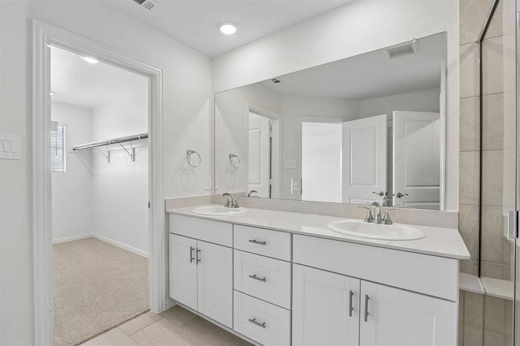 2724 Teton Street, Corinth, TX 76210 Photo is not of the actual home, but is an inspirational photo of builder’s model home and may depict options, furnishings, and/or decorator features that are not included.