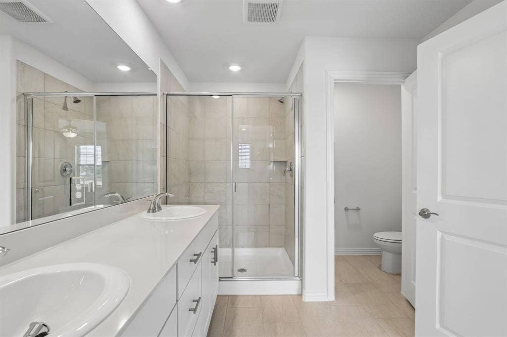 2724 Teton Street, Corinth, TX 76210 Photo is not of the actual home, but is an inspirational photo of builder’s model home and may depict options, furnishings, and/or decorator features that are not included.