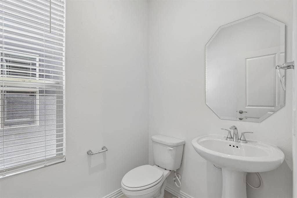 2724 Teton Street, Corinth, TX 76210 Photo is not of the actual home, but is an inspirational photo of builder’s model home and may depict options, furnishings, and/or decorator features that are not included.