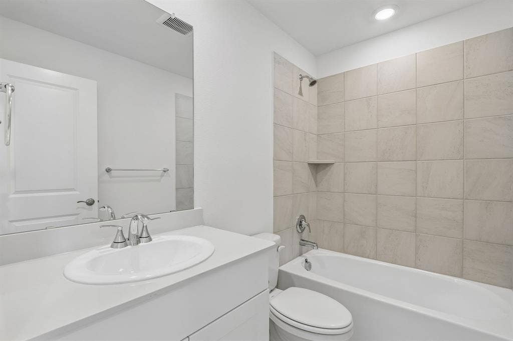 2724 Teton Street, Corinth, TX 76210 Photo is not of the actual home, but is an inspirational photo of builder’s model home and may depict options, furnishings, and/or decorator features that are not included.