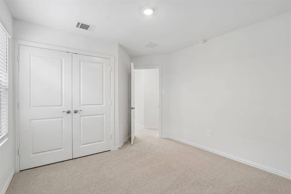 2724 Teton Street, Corinth, TX 76210 Photo is not of the actual home, but is an inspirational photo of builder’s model home and may depict options, furnishings, and/or decorator features that are not included.