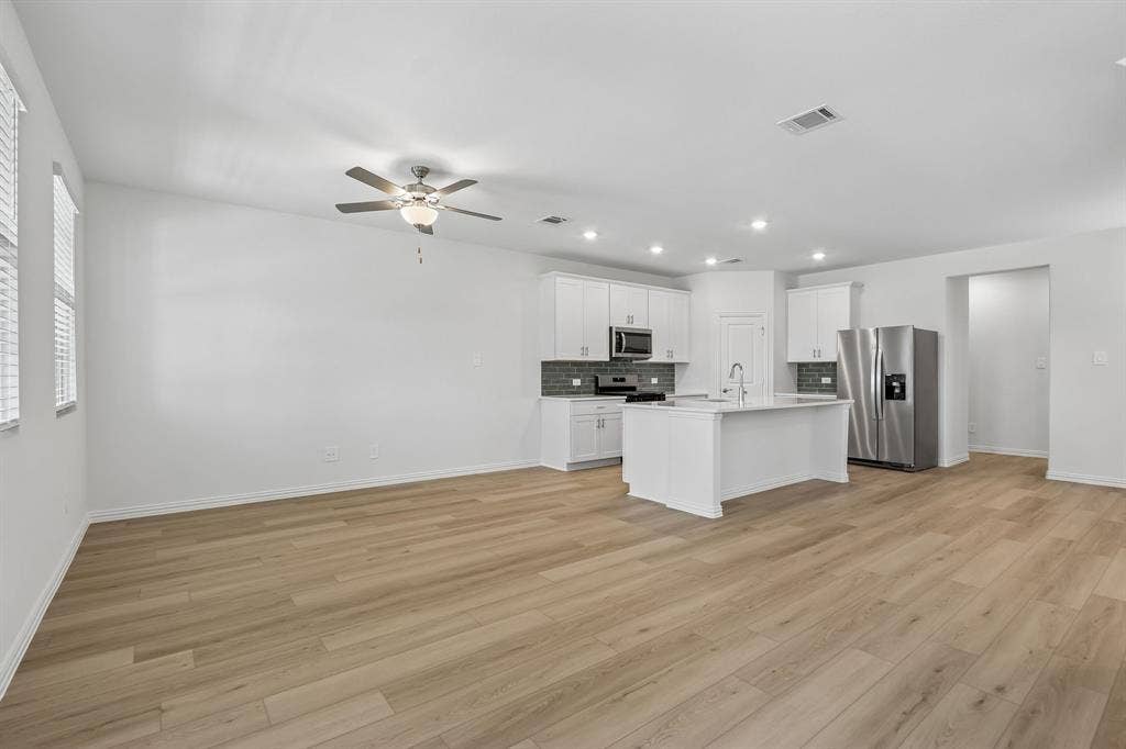 2724 Teton Street, Corinth, TX 76210 Photo is not of the actual home, but is an inspirational photo of builder’s model home and may depict options, furnishings, and/or decorator features that are not included.