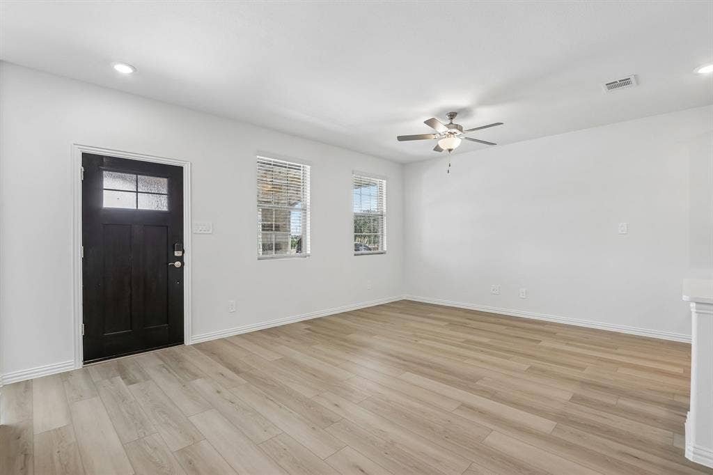 2724 Teton Street, Corinth, TX 76210 Photo is not of the actual home, but is an inspirational photo of builder’s model home and may depict options, furnishings, and/or decorator features that are not included.