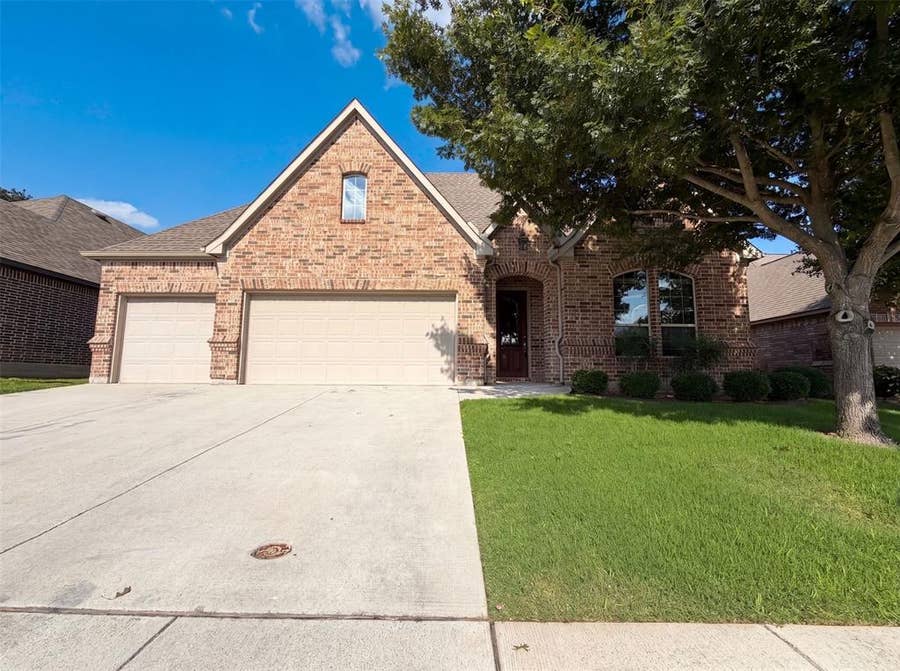 Property photo for 3005 S College Avenue, Decatur, TX