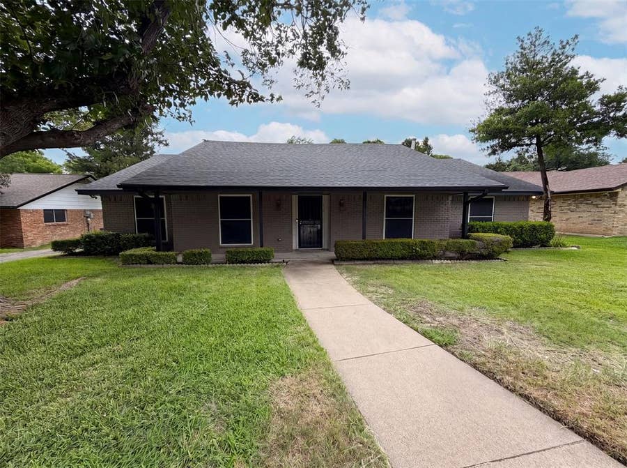 Property photo for 316 Brookwood Drive, DeSoto, TX