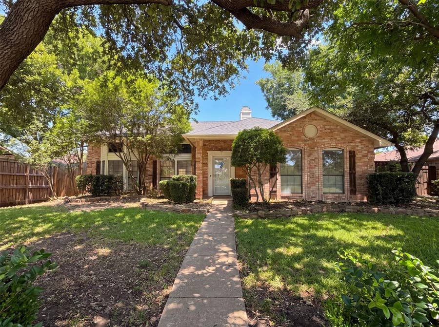 Property photo for 1613 Mullins Drive, Plano, TX