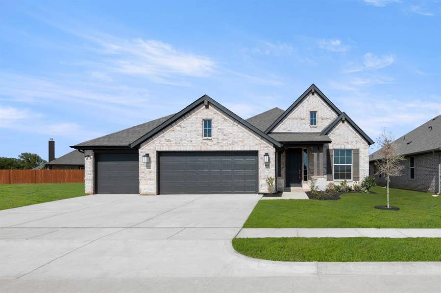 Property photo for 461 Carnero Drive, Granbury, TX