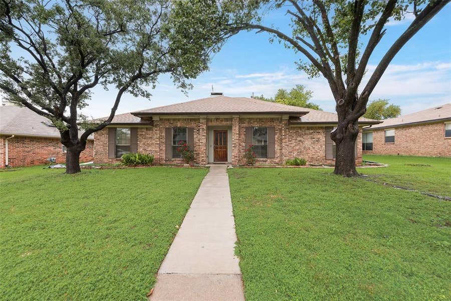 Property photo for 2623 Fallcreek Drive, Carrollton, TX