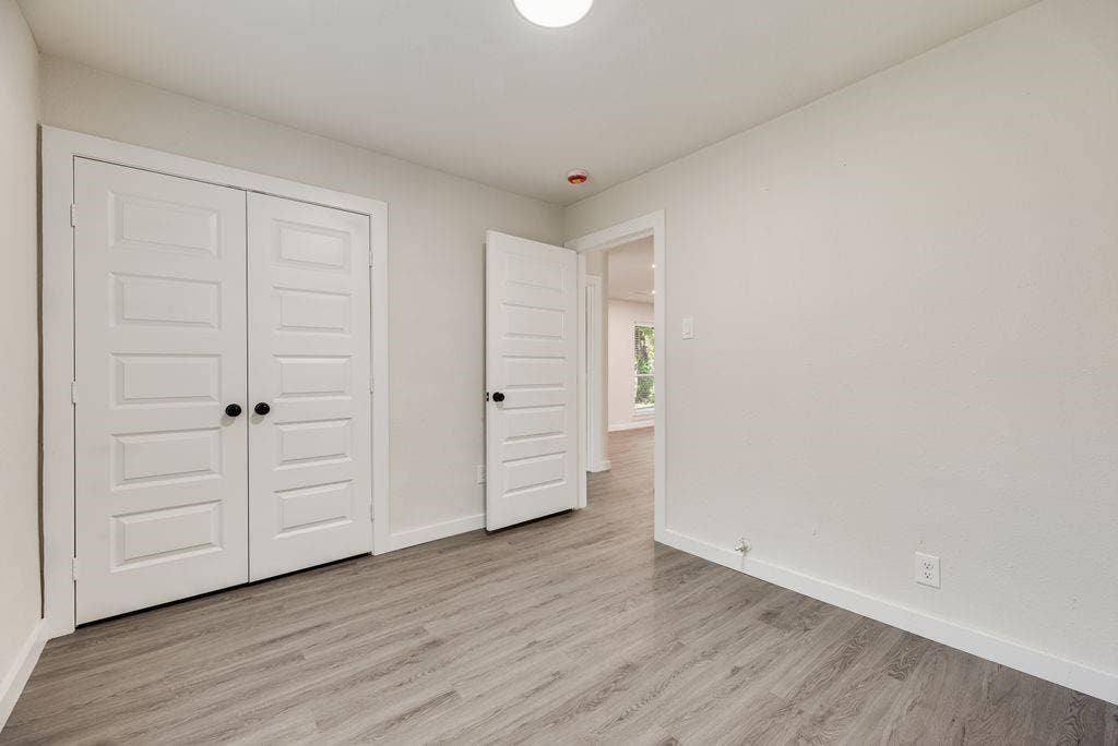 922 NE 33RD Street, Grand Prairie, TX 75050 922 NE 33RD Street, Grand Prairie, TX 75050